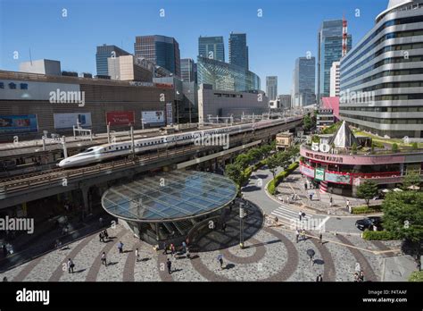 東京駅から有楽町駅：都市の鼓動と文化の交差点